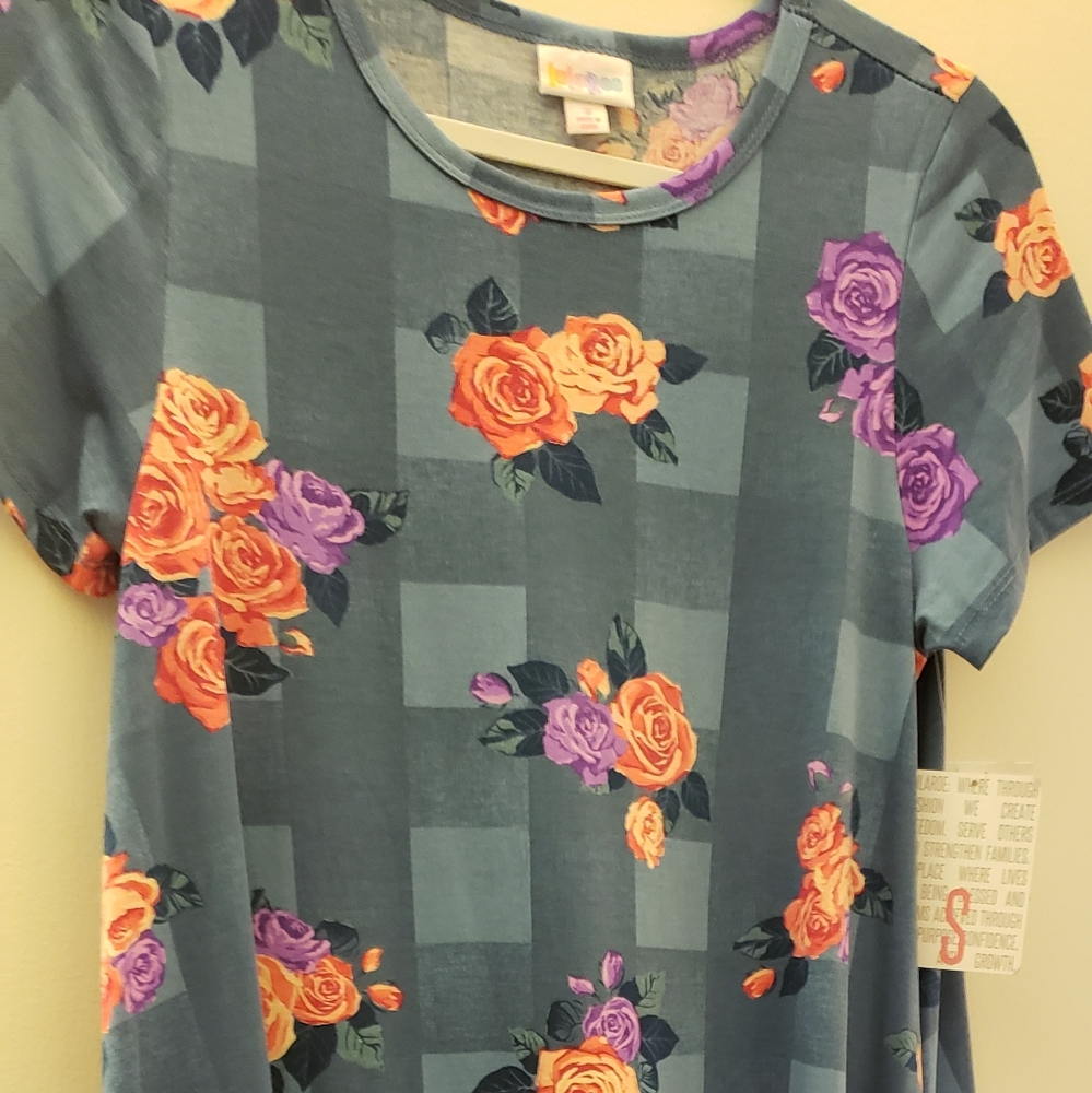 Lularoe Carly
